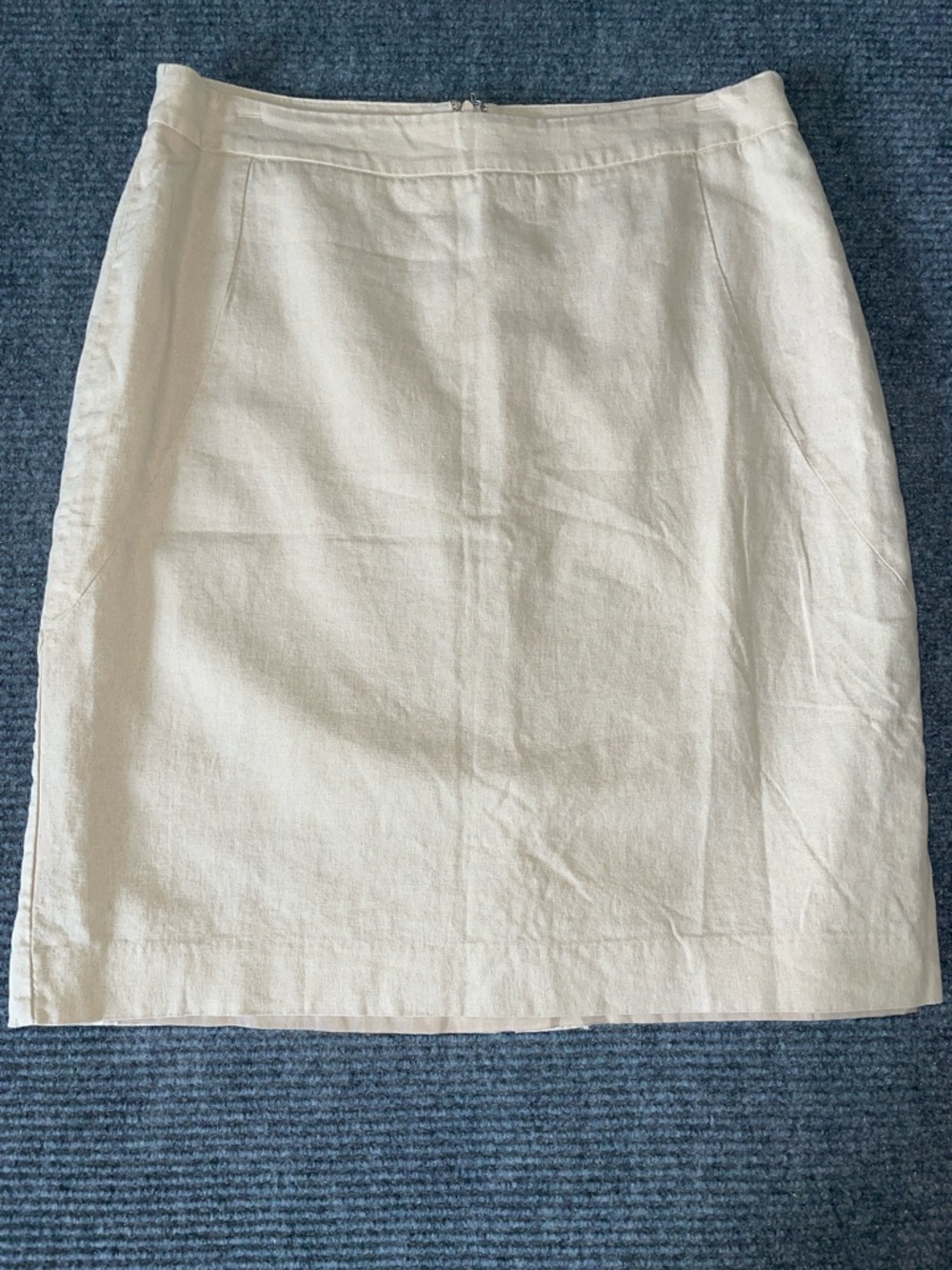 Chadwicks Cream Linen-Blend Pencil Skirt. Lined.  Back zipper. Size 14